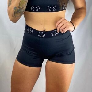 Salty Savage Happy Thoughts wetsuit shorts black small excellent condition